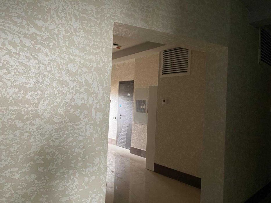 Простора двокімнатна квартира з наповненням (ремонтом)на Незалежності