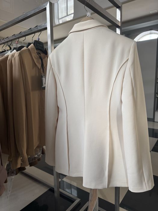 Elisabetta Franchi оригинал бежевый белый молочный Пиджак жакет