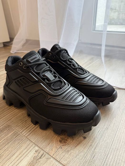 Чоловічі кросівки 43 р нові