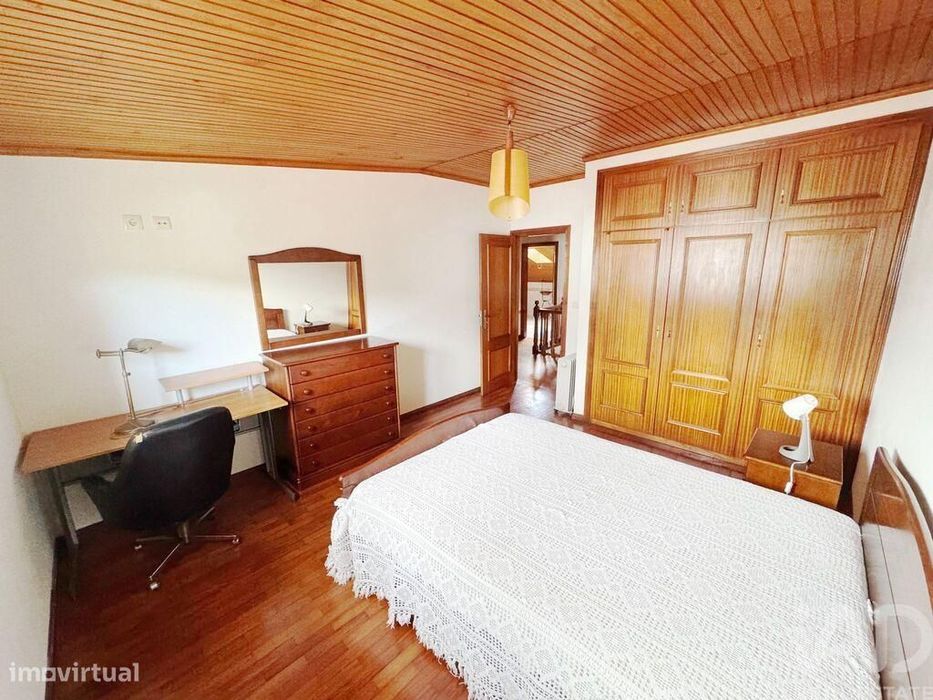 Apartamento T4 em Vila e Roussas de 262,00 m2