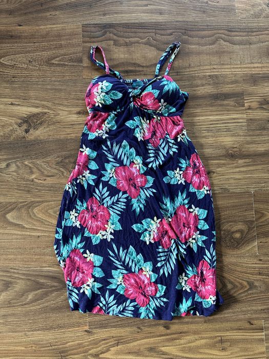 The collection sukeinka na ramiączkach czarna w różowe kwiaty