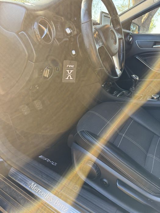 Mercedes-Benz Classe A 200 CDI AMG Line Look (Kit A45) – Full Extras