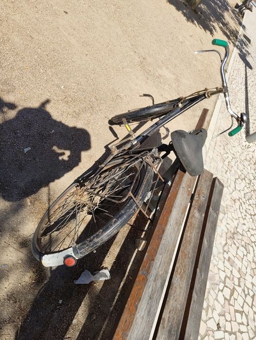 Bicicleta antiga de senhora