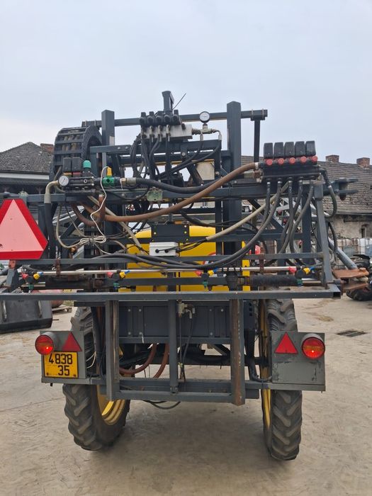 Sprzedam opryskiwacz ciągany marki Caffini 15m 2000L(2200L pod korek)