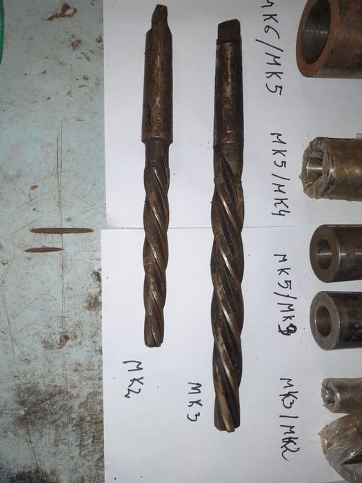 Zestaw tulejek redukcyjnych do wierteł plus rozeiertaki MK3 I MK2  PRL