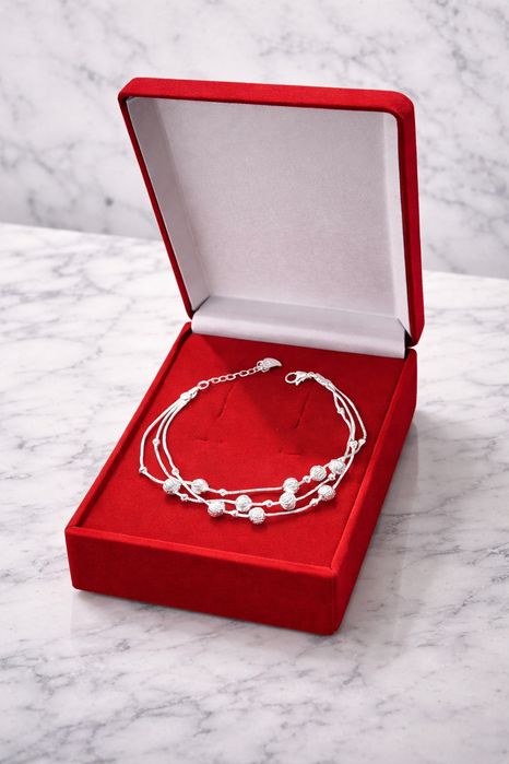 Komplet biżuterii srebrnej z kryształkami