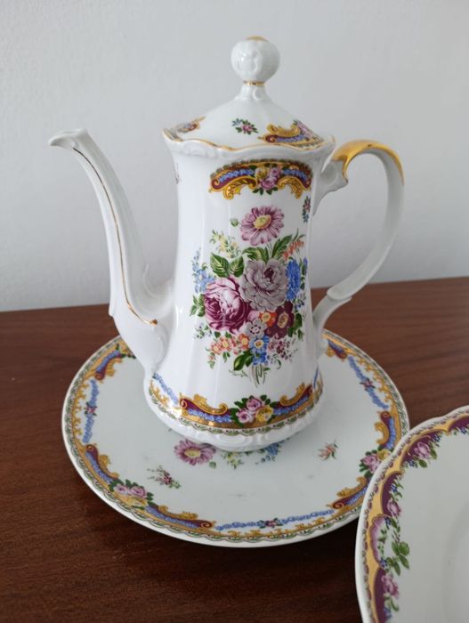 Conjunto de bule e prato