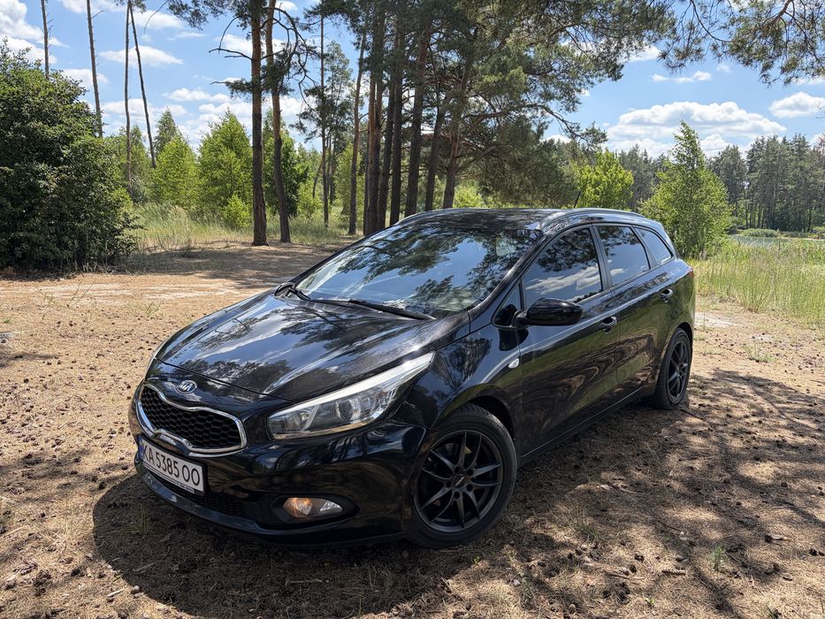 Kia Ceed універсал 1,6 дизель автомат 2013