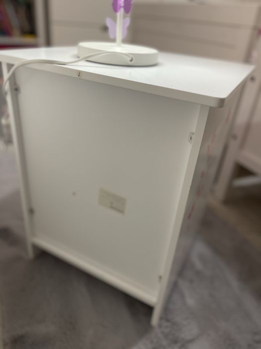 Mesa de cabeceira mais candeeiro borboletas ( preço dos 2 )