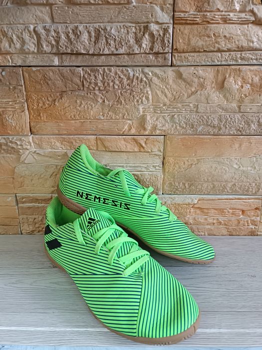 Футзалки Адідас Nemesis,37 й розмір