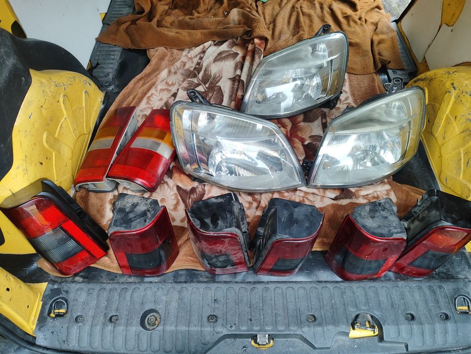 Фари та фонарі Пежо партнер ,Сітроен берлінго