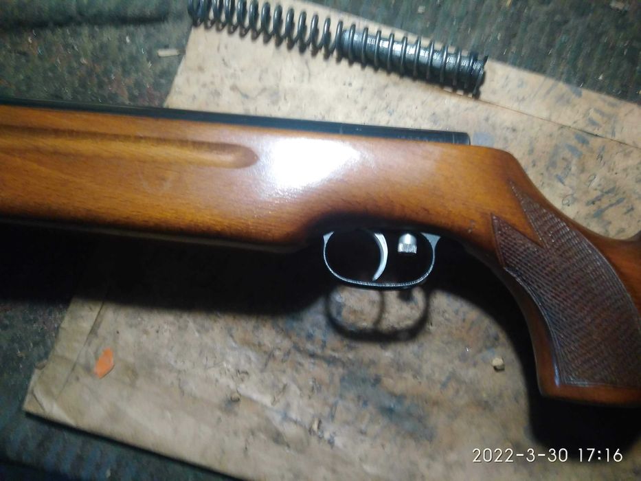 Carabina de ar comprimido HW55 mais alvos.