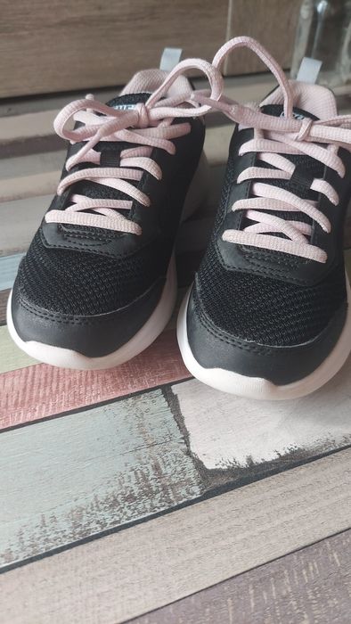 Кросівки на дівчинку Sketchers 29 р. 20 см.