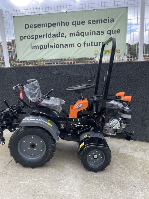 Mini trator a gasolina com fresa