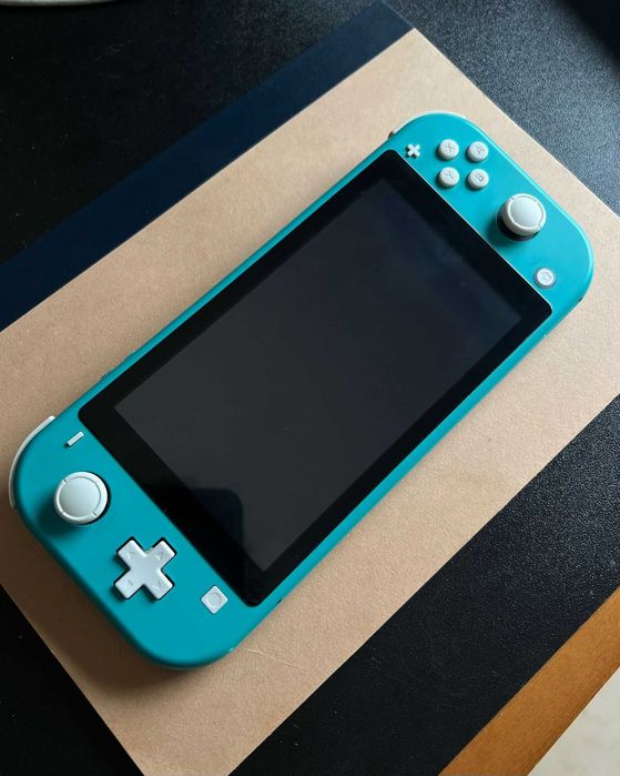 Nintendo Switch LITE Azul + Capa Nintendo + Cartão de Memória