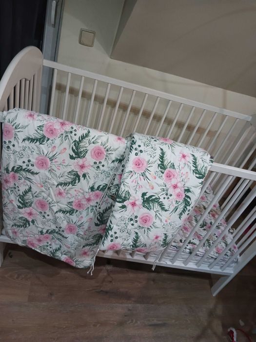 Zestaw łóżeczko i krzesełko do karmienia lionelo