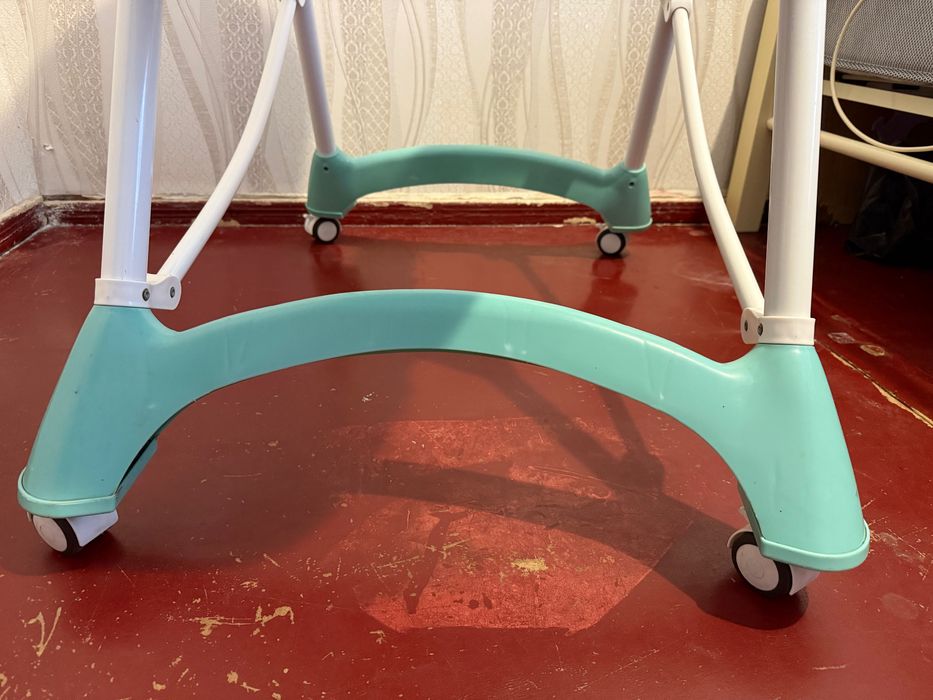 Стільчик для годування Carrello