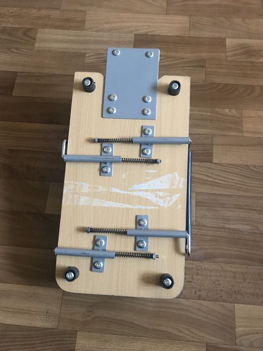 Две раздвижные подставки под системные блоки