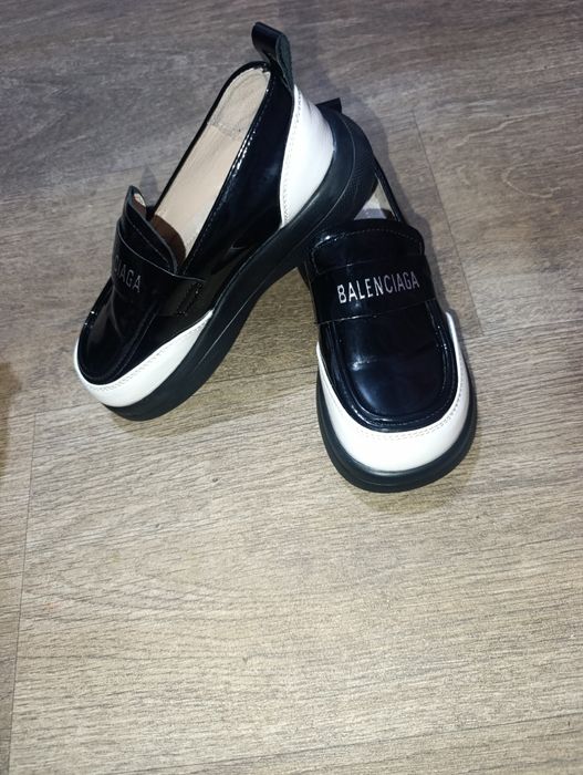 Продам туфельки на дівчинку