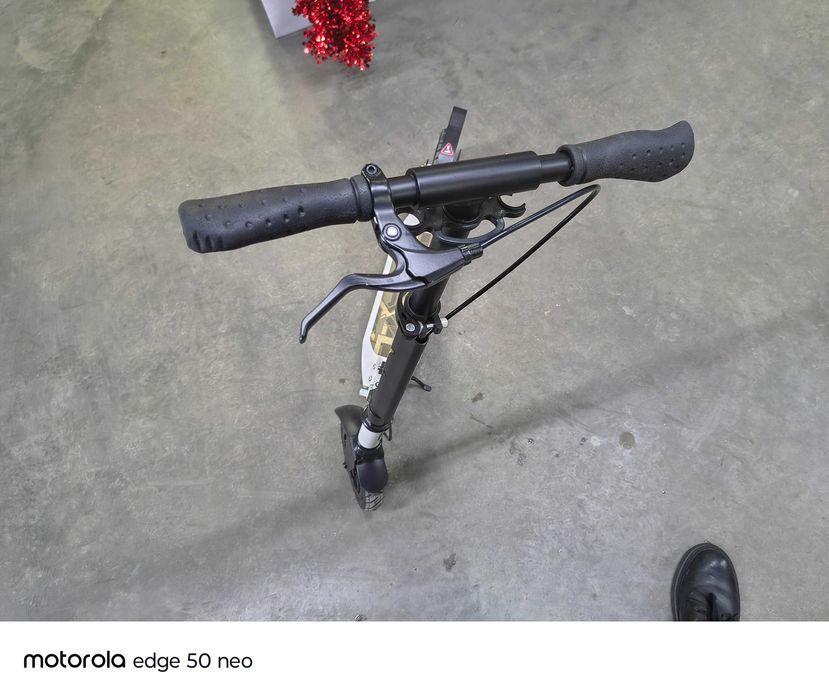 Hulajnoga Regulowana Pompowane Koła 200 mm NILS EXTREME