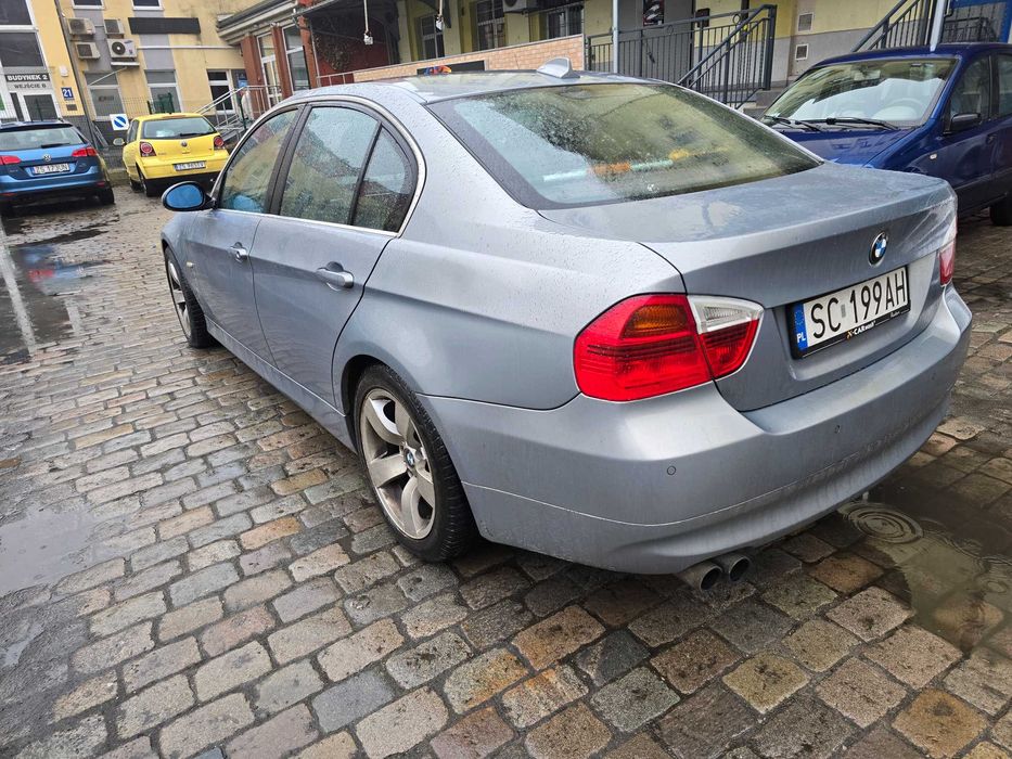 Samochód BMW E90 325i