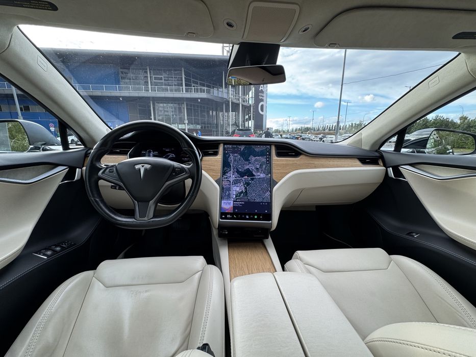 Tesla model S 100D, 2018 року(Тесла модель S) повний привід,  красивого чорного кольору