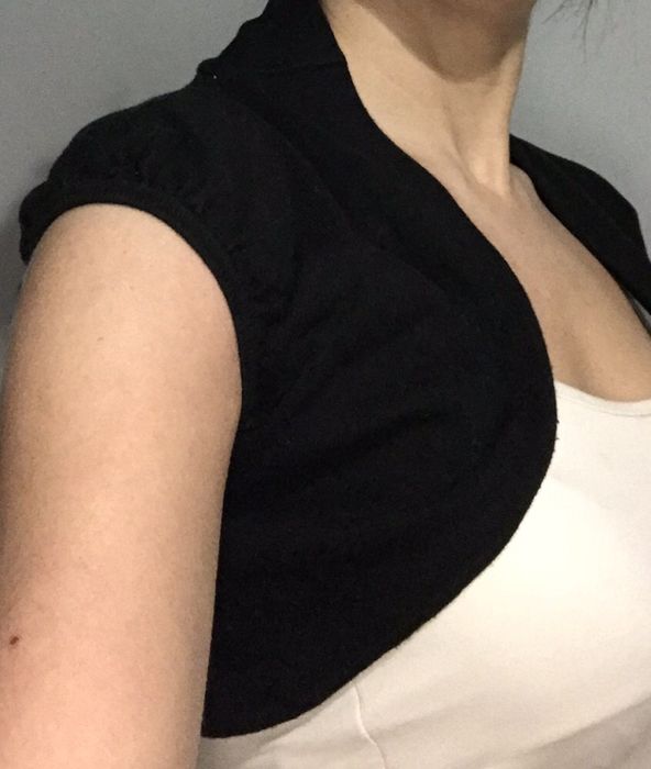 Czarne bolerko, narzutka, XS New Yorker