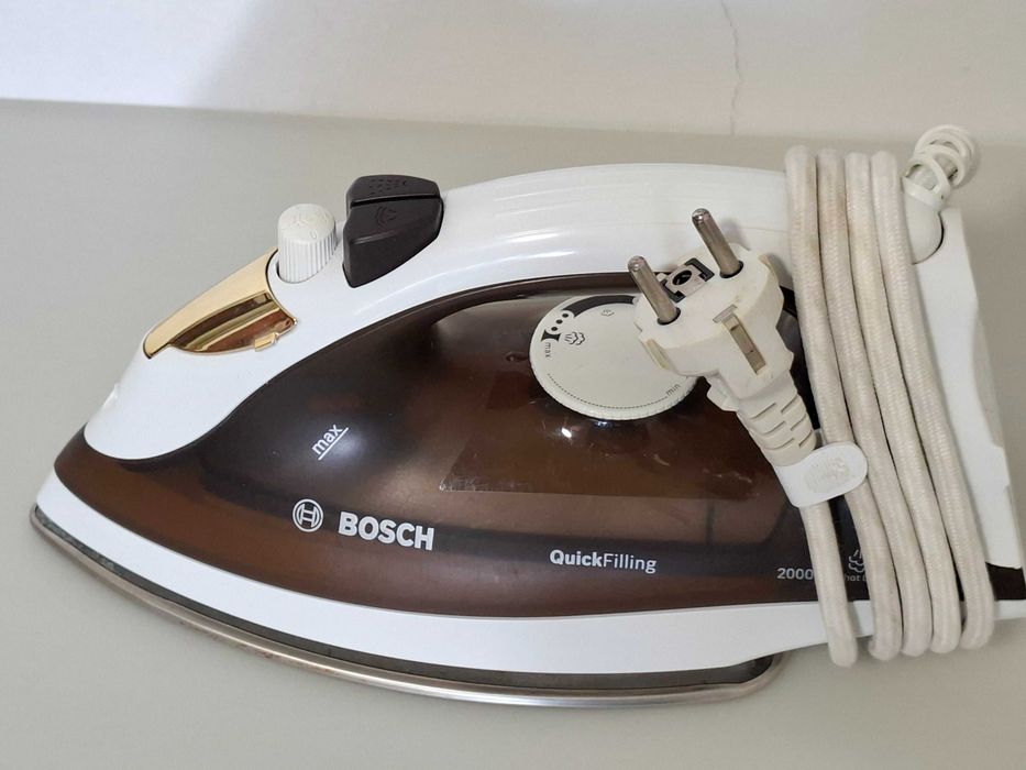 Ferro de engomar marca Bosch Novo