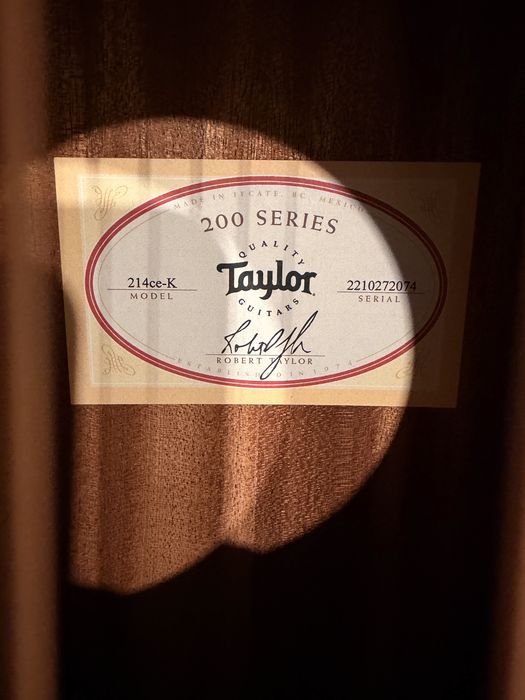 Guitarra Taylor 214ce Koa