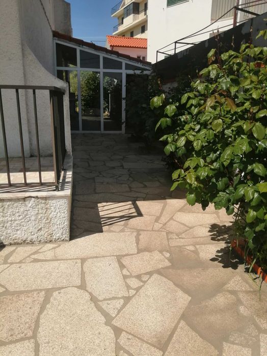 casa d'habitaçao com grande terreno