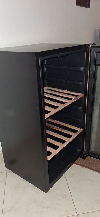 Frigorífico / garrafeira BECKEN usado – para arranjar ou peças