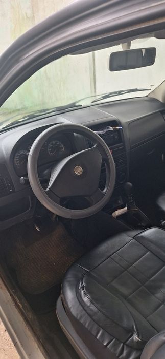 Fiat Estrada ano 2011 bom aspecto