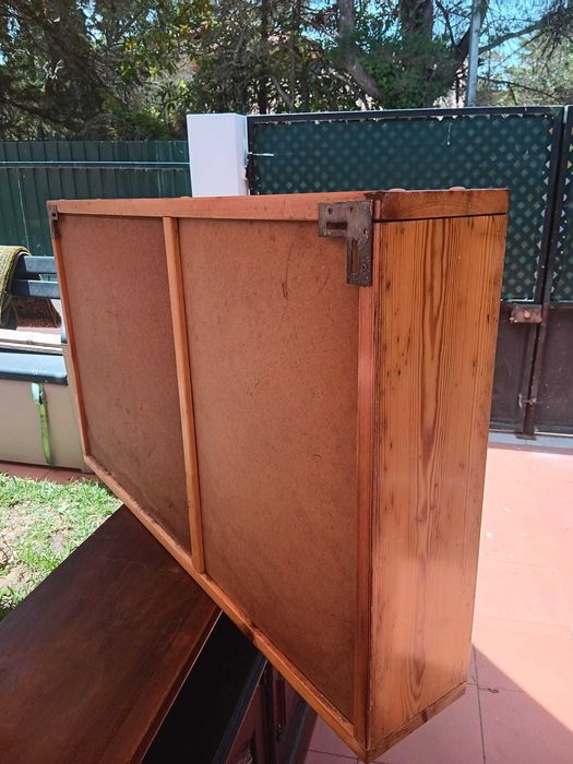 movel de casa de banho com espelho