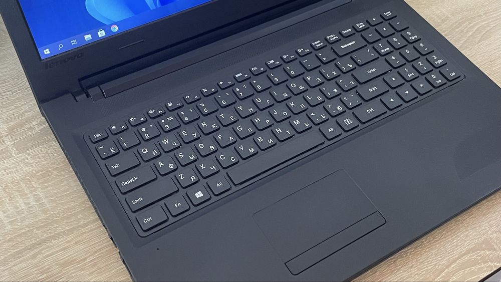 Ноутбук Lenovo IdeaPad 100-15IBD / 8 GB RAM / Nvidia GeForce 920M / 2 год. акб