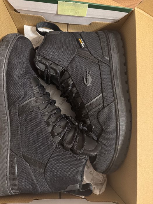 Нові демісезонні кросівки Lacoste