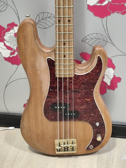 4х-струнна бас-гітара Fender Precision Bass
