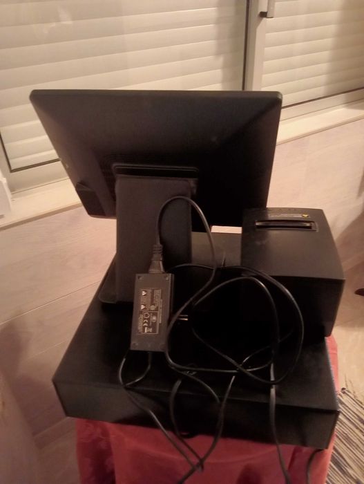 Terminal POS recente c/ impressora e caixa registadora