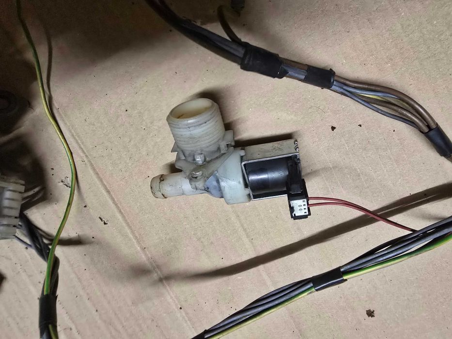 Części z pralki Whirlpool AMW6085