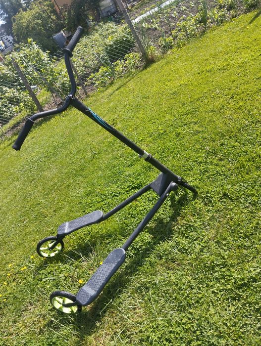 Hulajnoga trzykołowa do driftowania