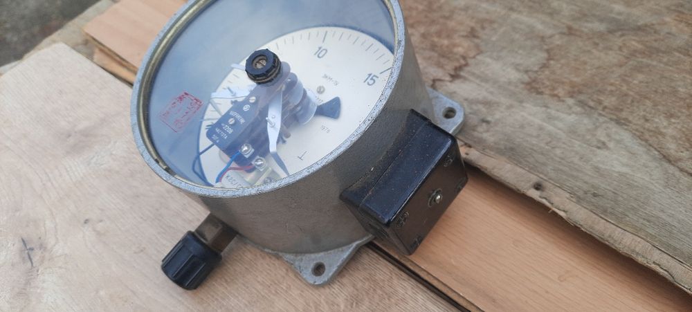 Манометр  ЭКМ-25