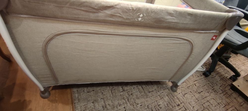 Продам дитячий манеж Carrello в чудовому стані!