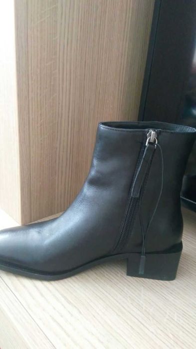 Ботинки женские черного цвета RESERVED, новые , натуральная кожа, 37р.