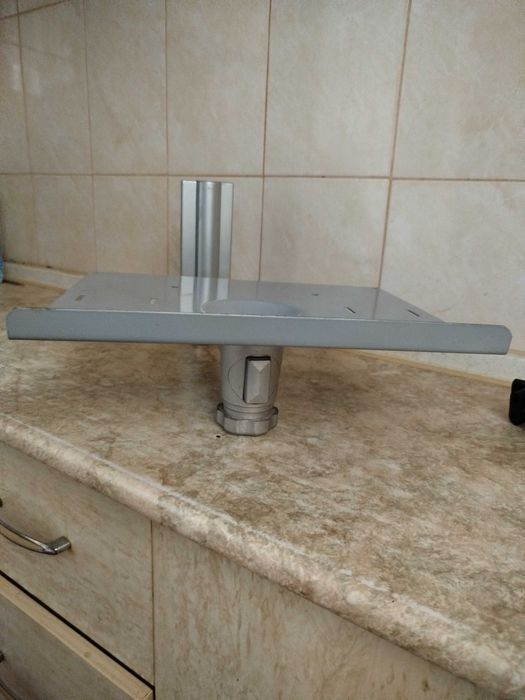 Кронштейн/ полка для техніки