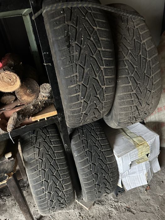 Продам резину зимню р 16