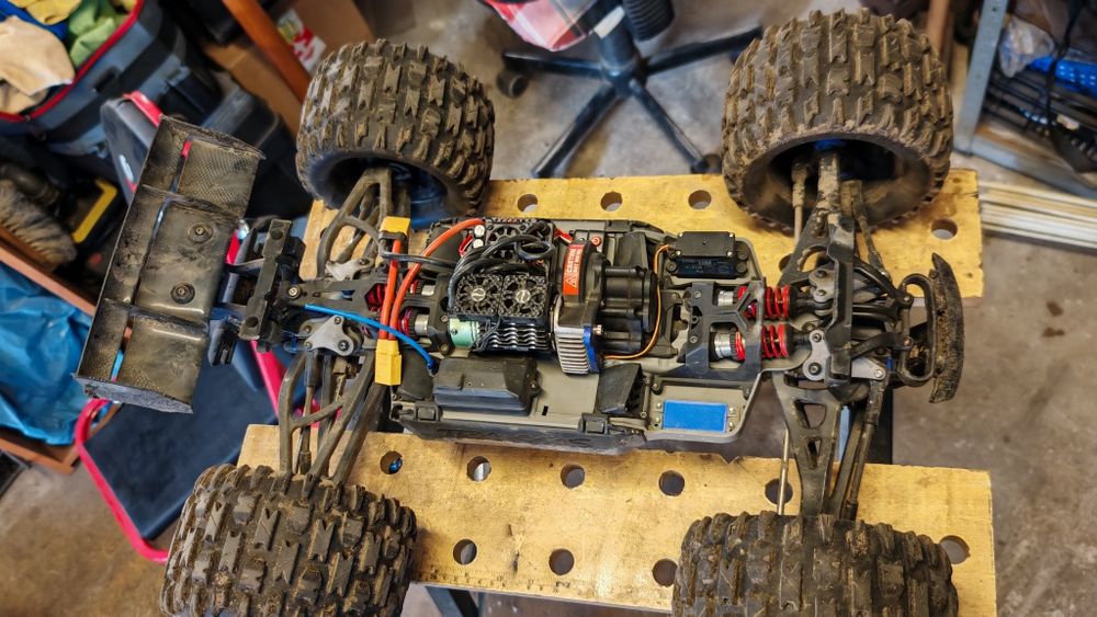 Traxxas E-Revo 2.0 Brushless po serwisie