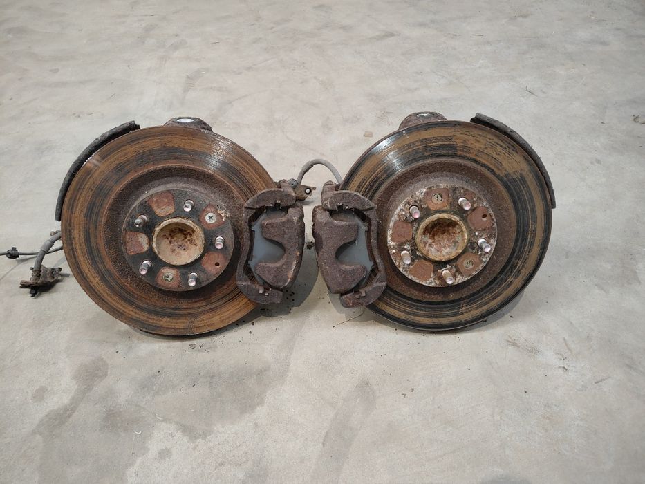 Mazda RX8 1.3 zwrotnica piasta prawa lub lewa i inne