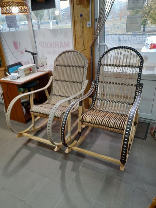 Кресло качалка из ротанга