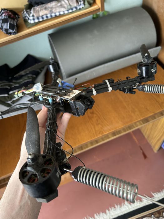 Fpv дрон ( камера есть )