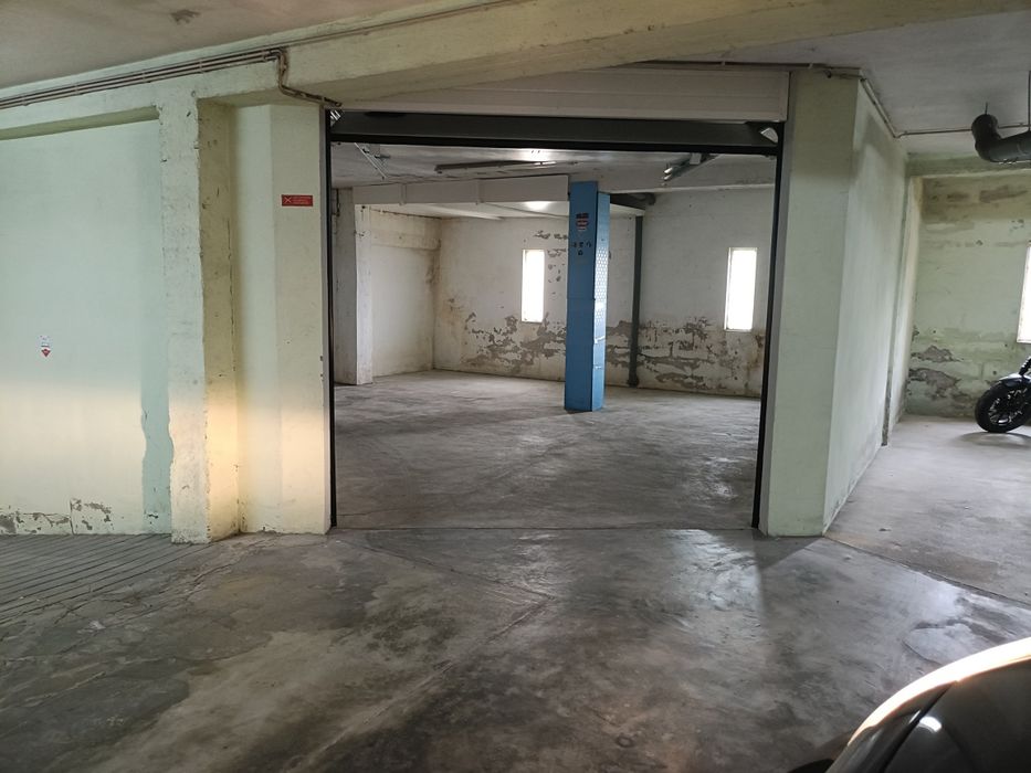 Garagem em Bairro