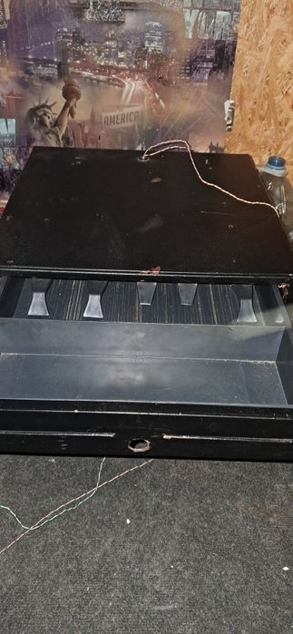 Грошова скриня каса